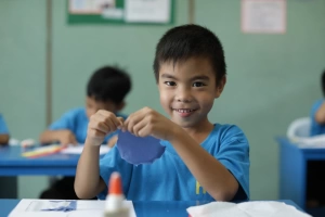 Younger_Kids_in_clas-3db9f